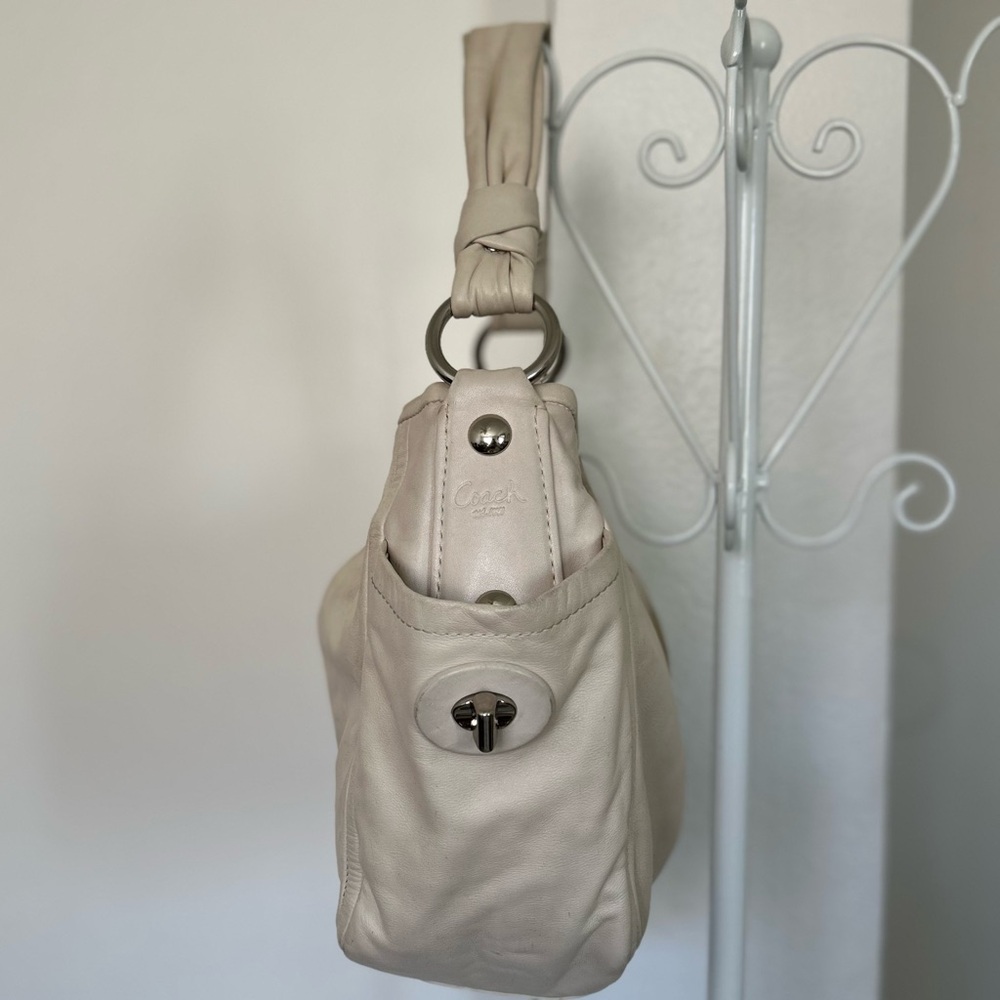 Coach 13412 Bag in off white - Picture 3 of 13